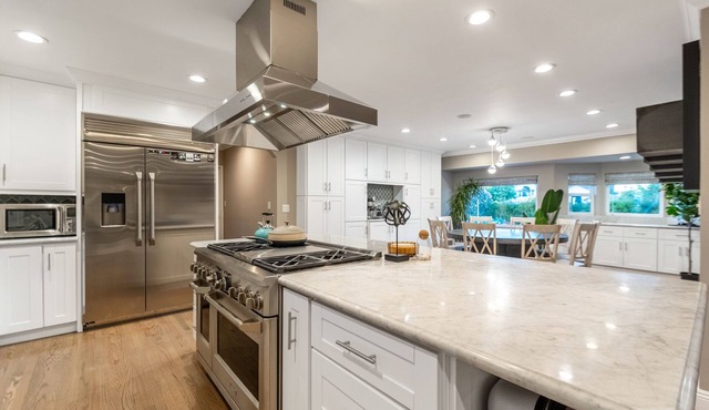 The Rayen Private Acre Oasis in The Valley!