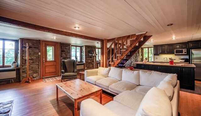The Renaud House 1813 - 4 bedrooms for 12 people