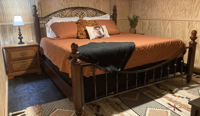 The Red Pony Inn. Farm friendly barn with a cozy apartment and beautiful scenery