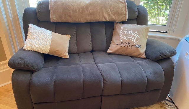 The Reagh's (one room suite)-1 of 3 suites in this Heritage property 4.5 star