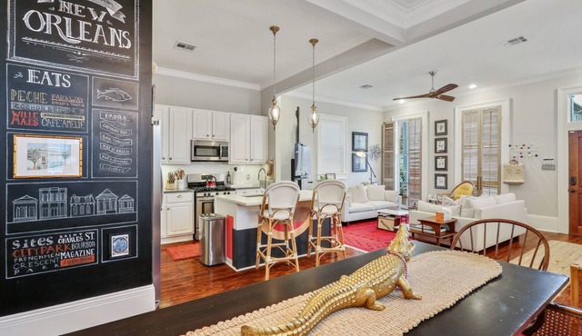 The Red Bayou House, walk to City Park and Jazzfest, mins to the French Quarter
