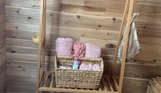 The Red Cabin at Left Foot Farm