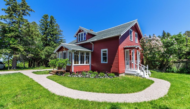 The Red Cabinette - Cross Village