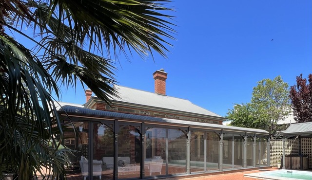 The Red Door: Expansive Home/Pool/4 BR w Ensuitesn