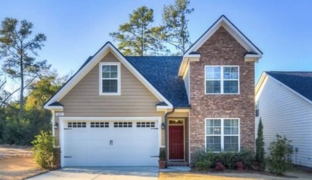 The Red Door on Reid: Comfortable modern home close to the National & Downtown