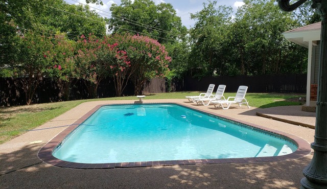 The Red Hen: Staycation! Swimming, Man Cave, Atari