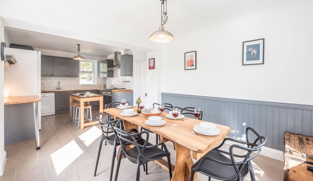 The Red House, Leiston - A Smart Base for Coast and Work