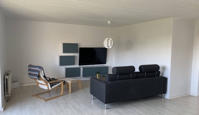 The RED House, Rødbyhavn. 3BR, Fast Fibernet, Only 5 mins from Femren Project.