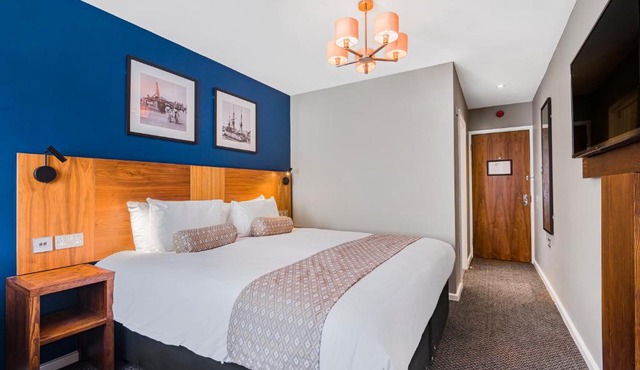 The Red Lion by Innkeeper's Collection