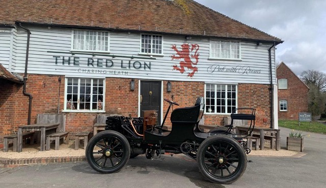 The Red Lion Charing Heath