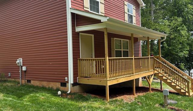 The Red Nest At High Rock Lake - Fire Pit, Front Porch Deck, Sunset & Lake Views