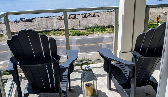 "The Red Sand" Beachfront Luxury Condo-Long Point