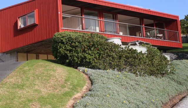 The Red Shed - Spectacular Sea Views