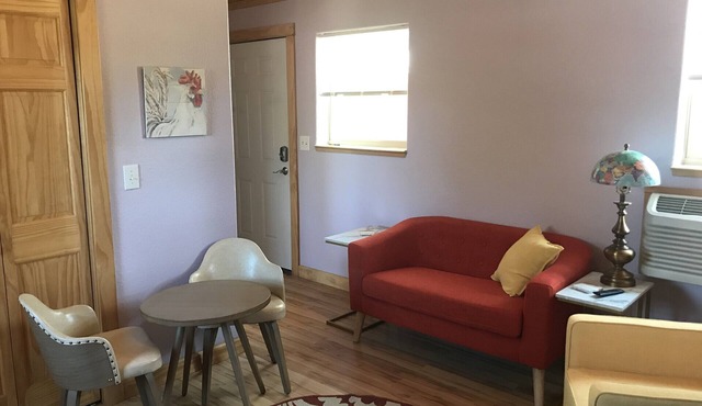 The Red Station by Glacier - Apartment #2 with AC and laundry