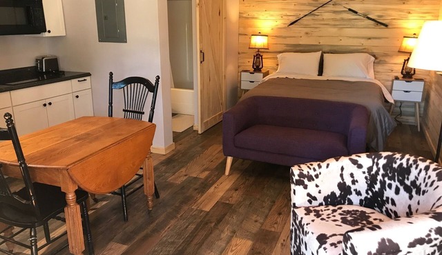 The Red Station by Glacier - Cabin #9 with AC and laundry