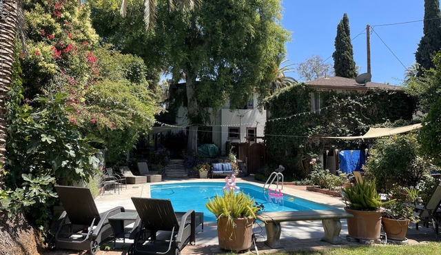 The Redlands Guesthouse: Historic District/Pool