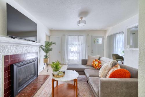 The Reed Hideaway - Cozy 1BR & Private Yard