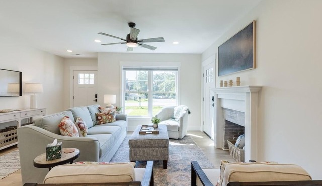 The Reedy Retreat- 2BR/2BR