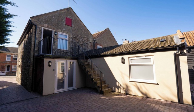 THE REEF, pet friendly, country holiday cottage in Kessingland