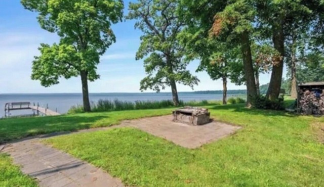 The Reel Deal- A cozy Lakeside cabin for 7