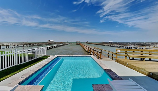 The Reel McCoy | Dog Friendly + Lighted Pier & Pool!