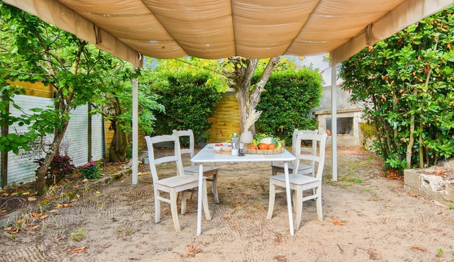 The reflection of the dunes, garden, beach at 300m
