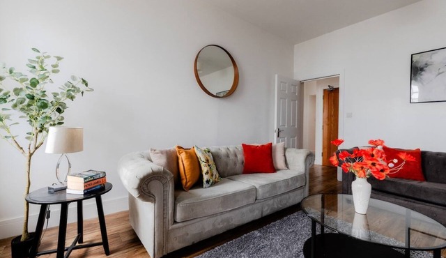 The Regency | Lovely Seafront 3BR 2Bath Southend!