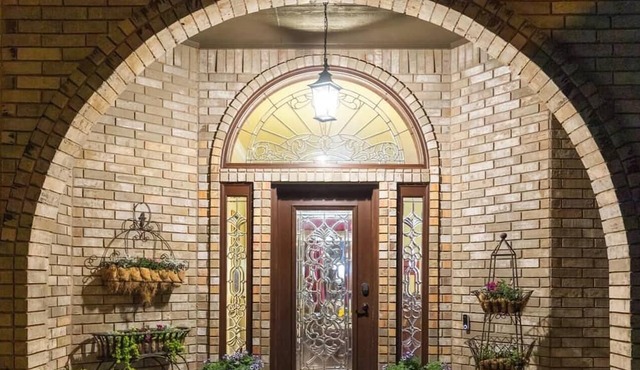 The Regent: Abilene Luxury Retreat w/Patio & Fire