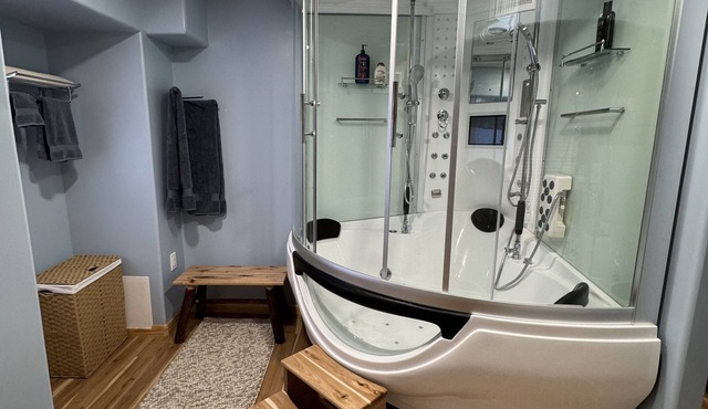 The Relaxation Paradise. Equine & Pet-FriendlynOttercreek E-Bikes Rental Avail.