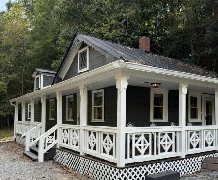 The Renovated Farmhouse at Seneca Rocks