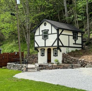 The Renovated Smokehouse at Seneca Rocks