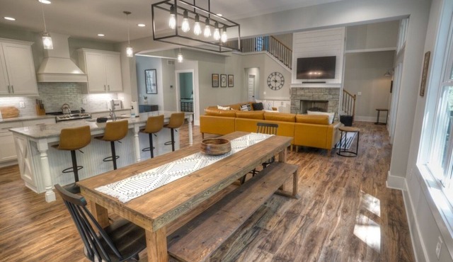The Reserve - 5 BR Mtn Retreat w/Outdoor Great Room, Mins From Helen and Sautee