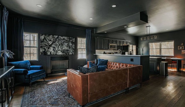The Reserve at 151: Sauna, Hot Tub, Pool & Poker