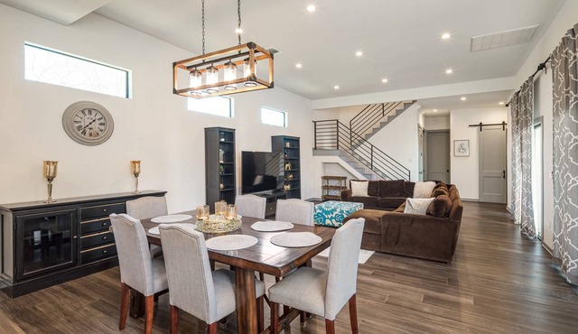The Reserve: Private Pool, outdoor entertainment area, master downstairs, Wifi, Parking