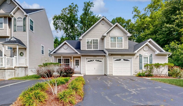The Reserves of Nassau townhome w/shared pool, W/D & free WIFI
