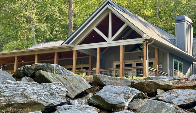 The Rest. Spacious 5 bedroom home with beautiful amenities in tranquil Warne,NC