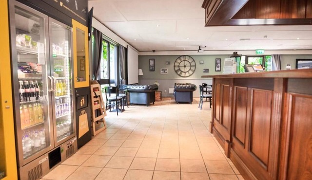 The Reston Hotel, Newcastle South (Washington), Part of the AG Collection