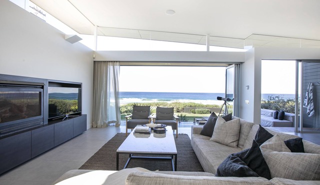 The Retreat at North Avoca - Absolute Beachfront