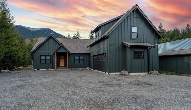 The Retreat at Packwood - Mt. Rainer - Hot Tub, Fire Pit & River Access