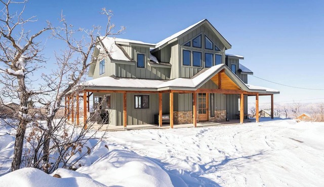 The Retreat at Powderhorn-Your Elevated Escape Begins Here, Hot Tub