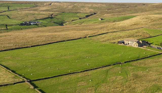 THE RETREAT, family friendly, luxury holiday cottage in Hebden Bridge