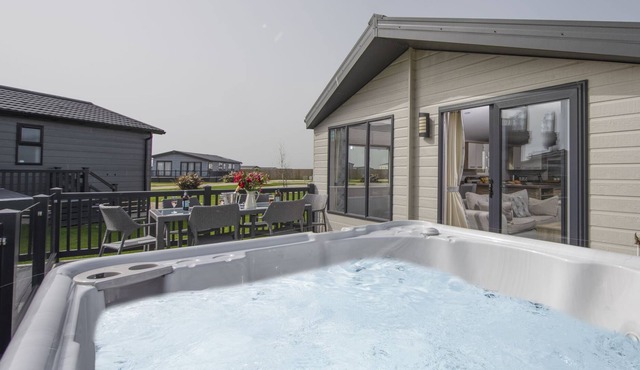 The Retreat, Newperran Heights - a lodge that sleeps 6 guests in 3 bedrooms