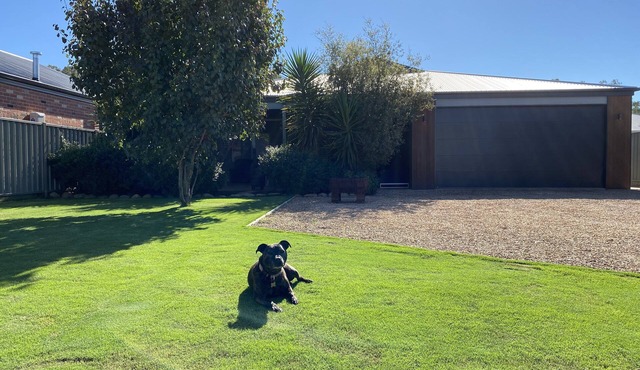 The Retreat - Pet Friendly (Sleeps 8)