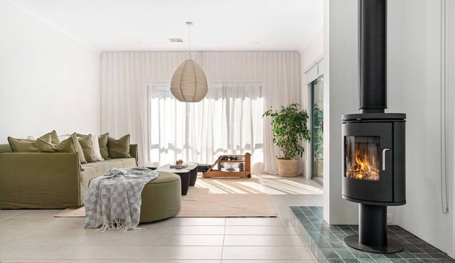 The Retreat - Pool Table, Cosy Fire, Wineries