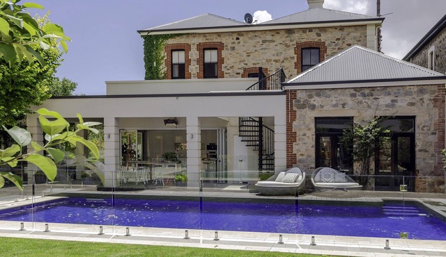 The Retreat - Private Estate, Pool & Tennis Court