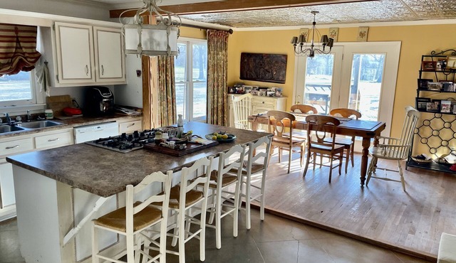 The Retreat, secluded yet only 3 miles from downtown Clarksdale MS