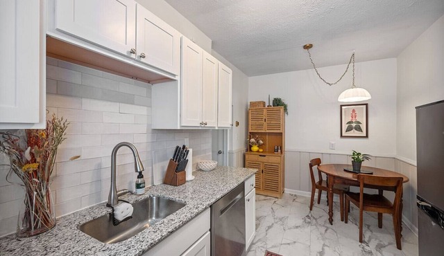 The Retreat - Warm and Convenient Guest Suite