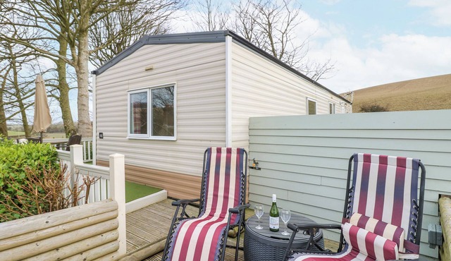 THE RETREAT, with a garden in Shorwell