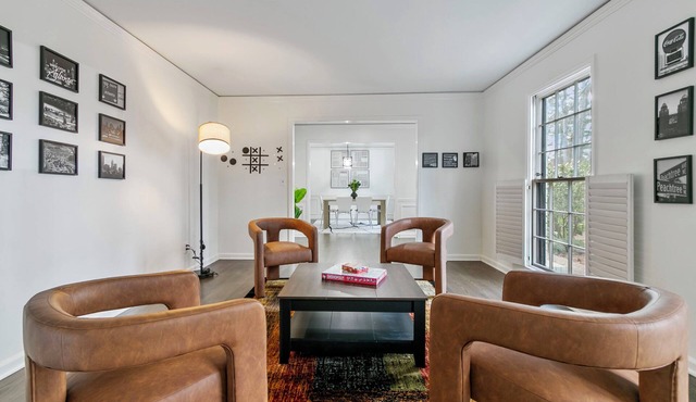 The Retro Minimalist Cozy 3BR Home in Upscale Sandy Springs near Northside Med