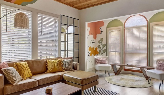 The Retro Retreat - Close to Downtown Fort Sam
